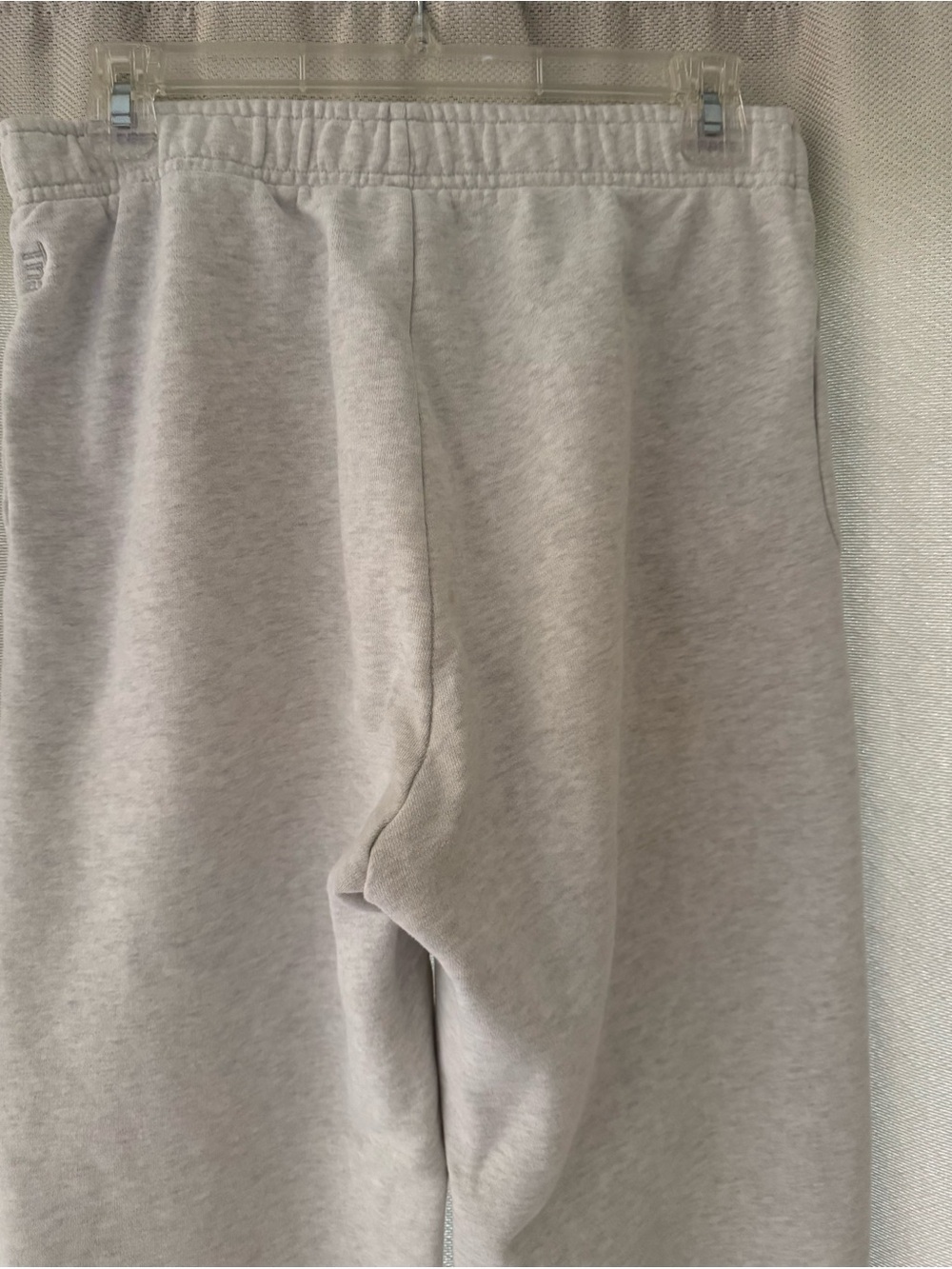 Aritzia TNA Cozy Fleece Boyfriend Jogger Sweatpants Gray Heather Size Small - Picture 7 of 10